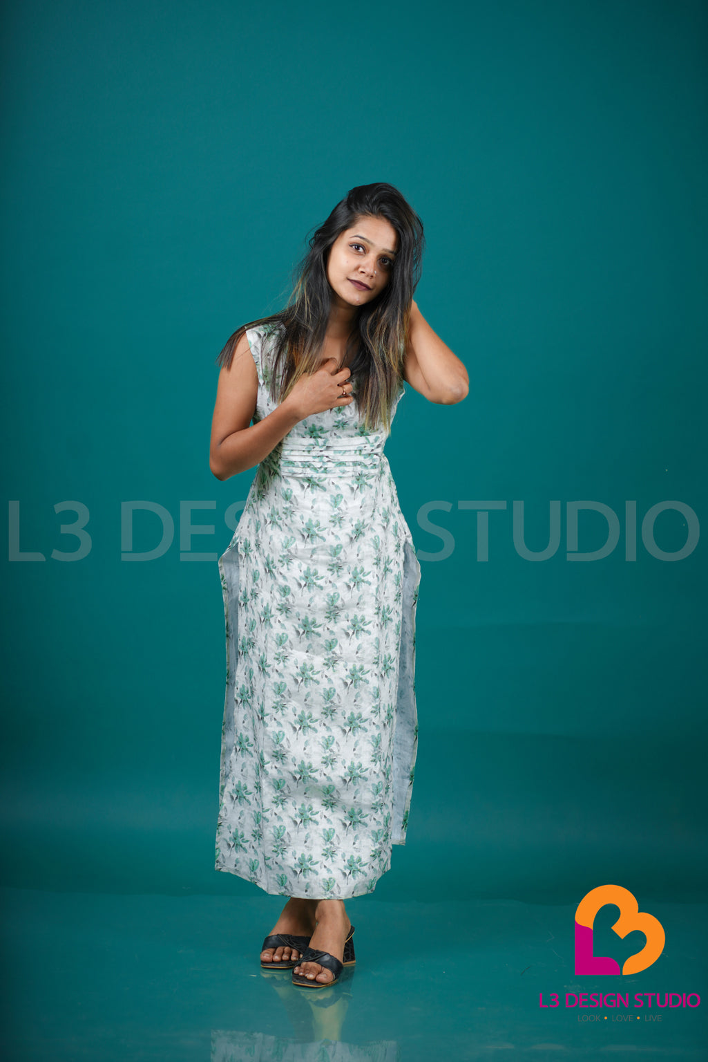 Pastel Green Floral Printed Pure Linen Sleeveless Kurti